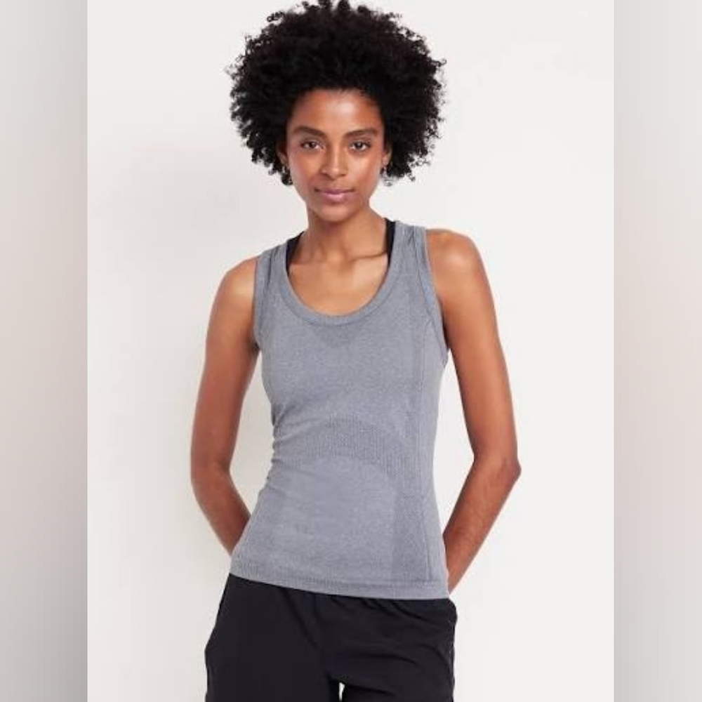 NWT Old Navy Fluid Seamless Tank Top